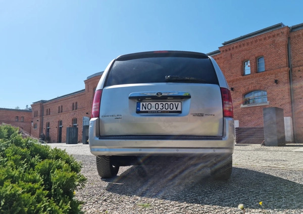 Chrysler Town &amp; Country cena 32000 przebieg: 270000, rok produkcji 2010 z Olsztyn małe 667